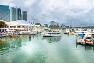 Miami, Amerika Birleşik Devletleri - 10 Haziran 2018: Marina ile lüks tekne Miami'de