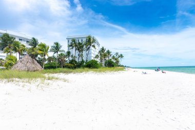 Naples, Amerika Birleşik Devletleri - 13 Haziran 2018: View of Naples beach Florida Meksika Körfezi üzerinde