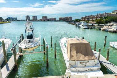 Clearwater, Amerika Birleşik Devletleri - 15 Haziran 2018: tekneler demirli Clearwater Florida Marina'da