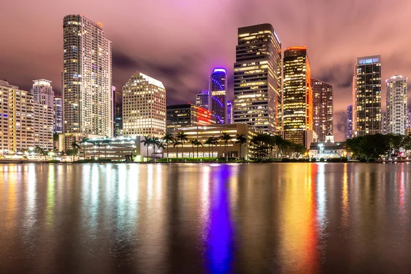 Miami Usa Jun 2018 Miami Downtown Skyline Nattlampor Och Reflektioner — Stockfoto