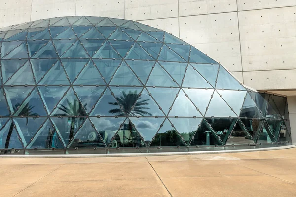 Saint Petersburg, Amerika Birleşik Devletleri - 16 Haziran 2018: Salvador Dali Müzesi St Petersburg, Florida