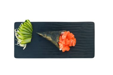 Somon sashimi temaki rulo. Japon deniz ürünleri