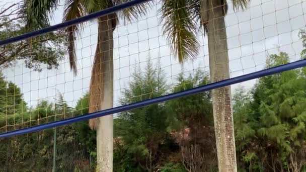 Detail Van Een Sportnet Voor Volleybal Voetvolley Met Een Natuurbacckground — Stockvideo