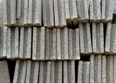 Katmanlı tuğla inşaat alanında üst üste