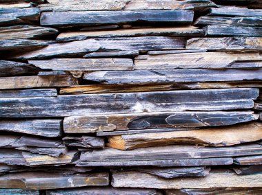 Tortul taştan örtüşmesini duvarları yapılmış