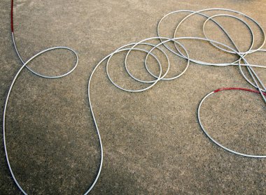 Yeni kablo için Install vinç arabasının içinde