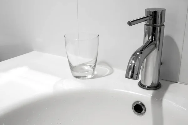 White Bathroom Faucet Wash Basin Water Glass — Stock Photo, Image