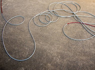 Yeni kablo için Install vinç arabasının içinde