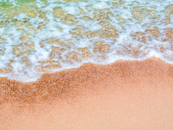 Bublina Čistou Vodou Moře Vlny Pláži — Stock fotografie