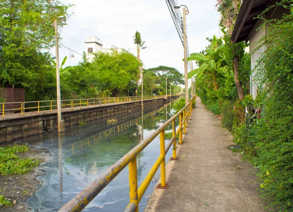 Camino Hormigón Largo Del Canal Aguas Residuales — Foto de Stock