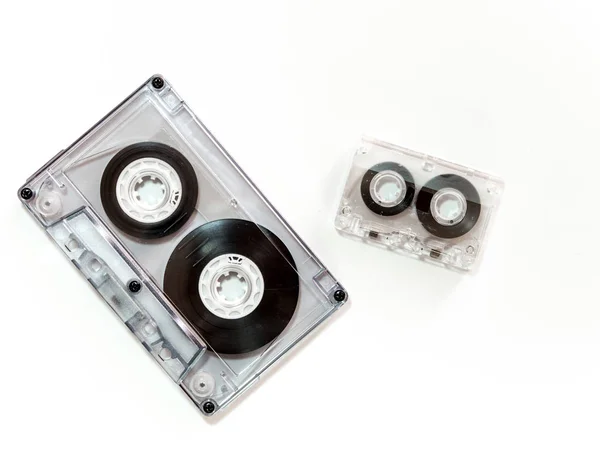 オーディオ カセット テープの白い背景で隔離のサイズが異なる — ストック写真