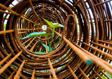 Üst yaprak sabah zafer ucun rulo paslı çelik tel örgü