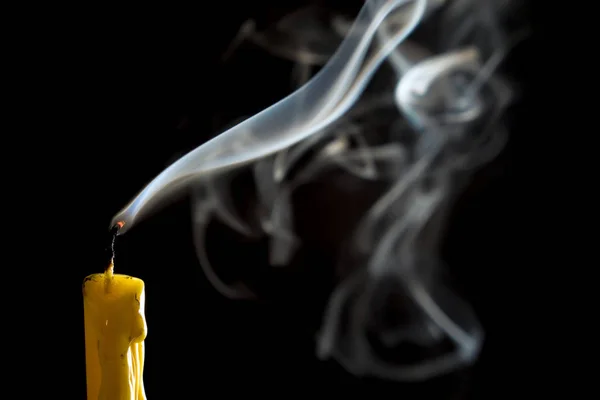 Λευκός Καπνός Όταν Σβήνει Κερί — Φωτογραφία Αρχείου