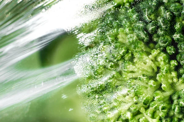 Dilindungi Segar Untuk Sayuran Broccoli Oleh Bungkus Film Plastik — Stok Foto