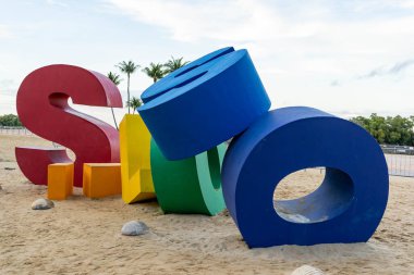 Siloso Singapur 'un Siloso Sentosa plajındaki Siloso İmza ya da Siloso İmza