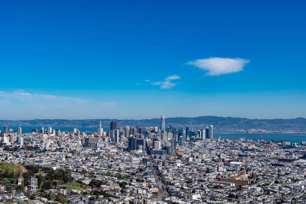 2020年3月30日カリフォルニア州ツインピークスからサンフランシスコ ビジネス地区をパノラマ撮影 — ストック写真