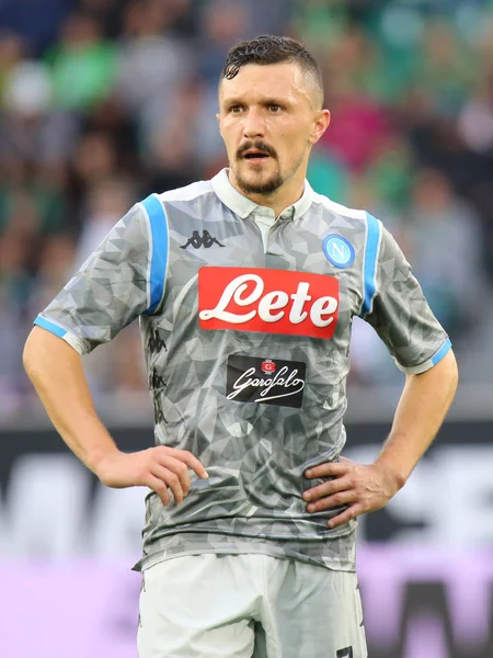 Wolfsburg, Almanya, 11 Ağustos 2018: futbolcu Mario Rui 2018 Wolfsburg Volkswagen Arena'da bir futbol maçı sırasında.