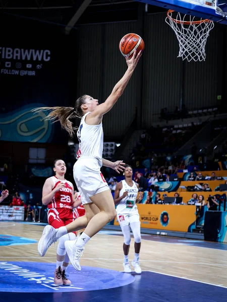 İspanya, Tenerife - 26 Eylül 2018: Kadınlar Basketbol Dünya Kupası 2018. Fransa basketbolcu, Romane Bernies, Santa Cruz de Tenerife Santiago Martin Arena'da Basketbol maçı Fransa - Türkiye sırasında eylem, İspanya.