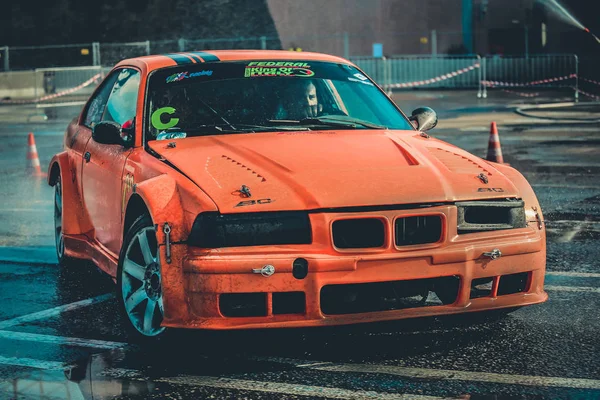Milan Włochy Czerwca 2018 Pomarańczowy Samochód Wyścigowy Wykonuje Podczas Drift — Zdjęcie stockowe