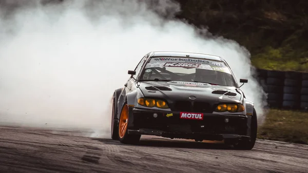 Oschersleben, Almanya, 31 Ağustos 2019: Oschersleben 'deki Motorsport Arena' da Drift Kings Uluslararası Serisi 2019 sırasında BMW E46 M3 kullanan Maxi Grimm.