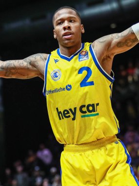 Braunschweig, Almanya, 27 Aralık 2019: Lowen Braunschweig Basketbol Ligi 'nden Jairus Lyles BBBL Bundesliga maçı sırasında Lowen Braunschweig, Merlins Crailsheim' e karşı Braunschweig 'deki Volkswagen Halle' de.