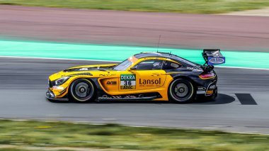 Oschersleben, Deutschland, 28 Nisan 2019Yarış sürücüsü Aidan Read Oschersleben 'deki Motorsport Arena' da yapılan GT MASTER yarışı sırasında Schutz Motorsport 'un kullandığı Mercedes AMG GT3 kullanıyor..