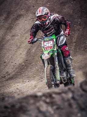 San Miguel, İspanya, 21 Mayıs 2017: Meçhul motokros binicisi bölgesel Motocross Tenerife şampiyonası sırasında yarışır. (Fotoğraf: Michele Morrone).