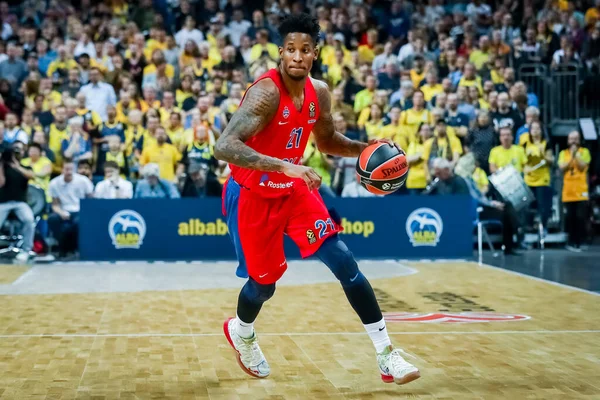 Berlin, Almanya, 25 Ekim 2019: CSKA Moskova 'dan Clyburn, Berlin' deki Mercedes Benz Arena 'da Alba Berlin ile CSKA Moskova arasında oynanan EuroLeague basketbol maçı sırasında faaliyete geçecek