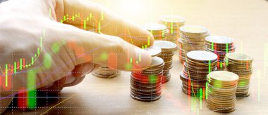 El çift pozlama kullanın Tayland ve borsa veya mali grafik sikkeleri için finansal yatırım kavramı. 