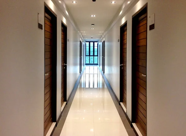 Binada otel yürümek