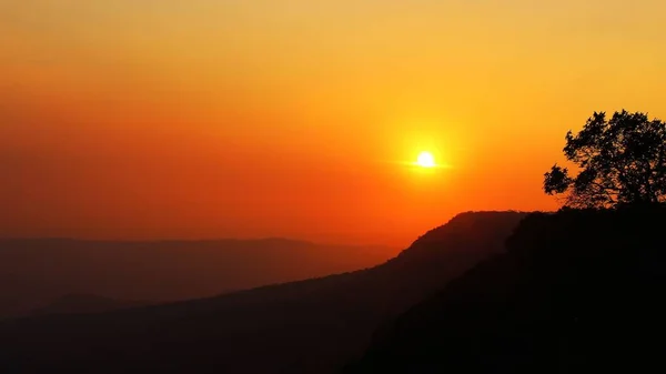 Solnedgången Bergen Bakgrund Natur Bakgrund — Stockfoto