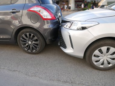 Trafik kazası. Yolda.