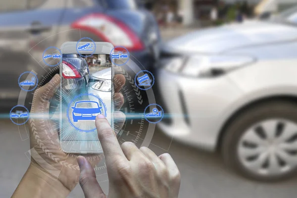El kullanımı smartphone araba ile iddia simgeler 