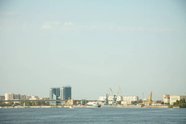 View from the embankment of the river. — Stock Photo, Image