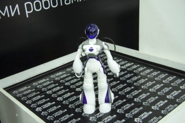 Uluslararası başarıları sergisinde beyaz Robot android