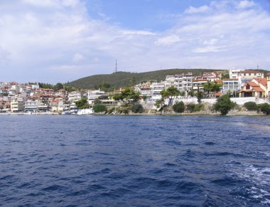 Kıyı yerleşim köyünün Panoraması. Avrupa şehri