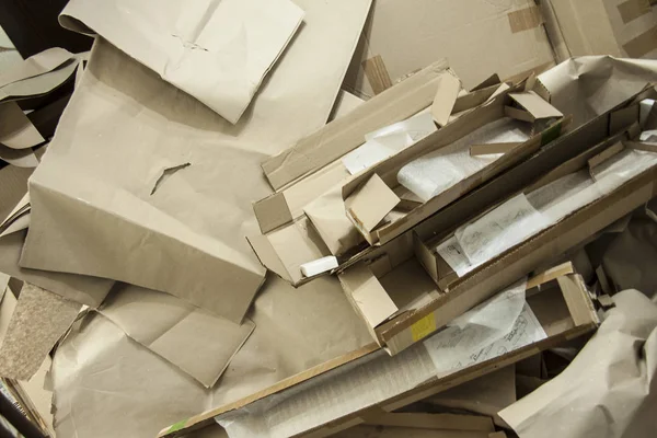 Várias caixas de papelão. Produção de resíduos. Embalagem de papel . — Fotografia de Stock