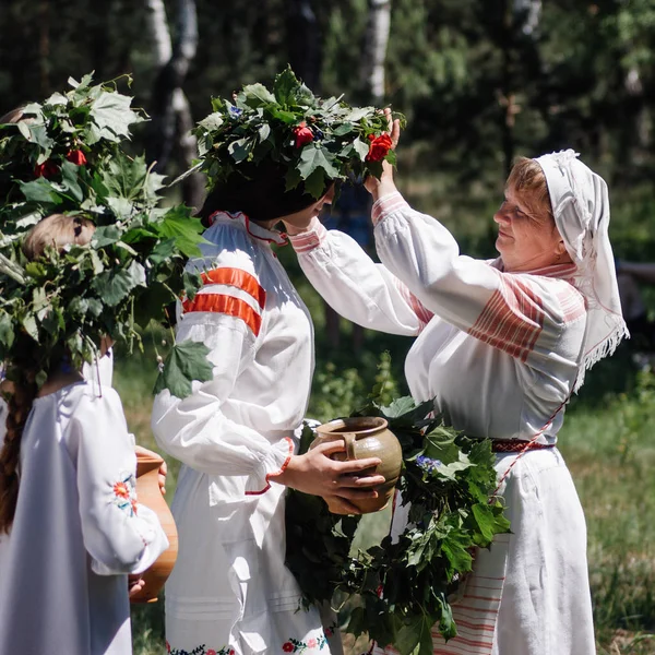 Станица Коммуна, Беларусь-15 июля 2018 года, древний обряд , — стоковое фото