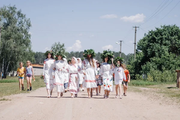 köy komün, Beyaz Rusya-Temmuz 15, 2018, Ivan Kupala tatil,