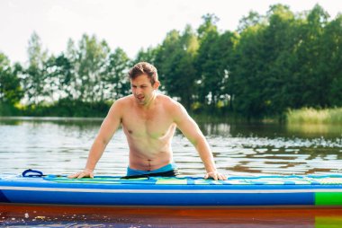 Adam yatılı Gölde kürek devreye girer,