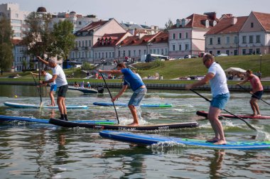 Minsk, Beyaz Rusya-Eylül 8, 2018: başlangıç küreği kadar ayağa yarış. olay şehir,