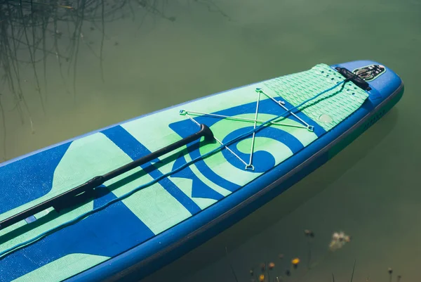 Sup Board close-up, paddle Tablero en la vista superior del agua , —  Fotos de Stock