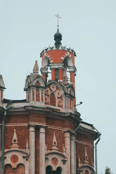 Gotische Novo-Nikolsky kathedraal in het Mozhaisk Kremlin. De kathedraal van Sint Nicolaas — Stockfoto