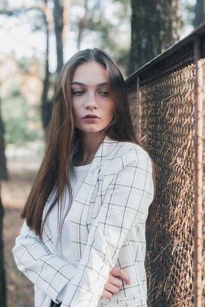 Ritratto di una bella ragazza triste primo piano — Foto Stock