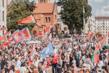 MINSK, BELARUS, AĞUSTOS 16, 2020 Beyaz Rusya Cumhurbaşkanı Alexander Lukashenko 'yu desteklemek için mitingler düzenledi.
