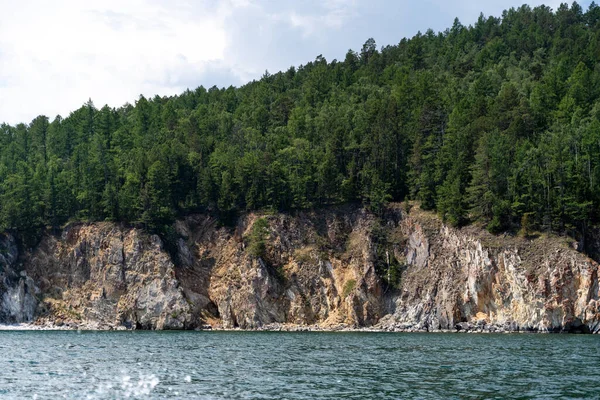 Rússia Região Irkutsk Lago Baikal Julho 2020 Montanhas Pedra Com Imagem De Stock