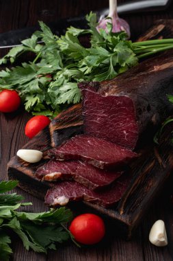 Kurutulmuş et, tütsülenmiş, katalog için güzel bir fotoğraf.