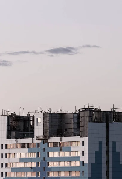 Taket Byggnaden Mot Kvällshimlen Fasad Hous — Stockfoto