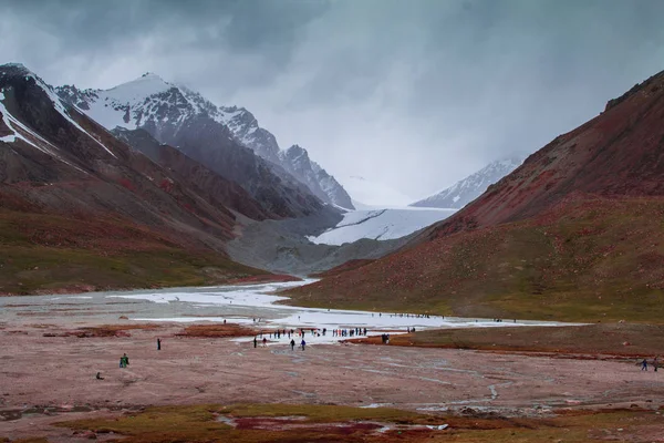 Turista Disfrutando Glaciar Khunjerab Pass Pak China Border 2018 —  Fotos de Stock