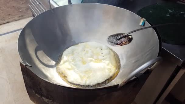 Deep Fry Big Puri Para Café Manhã Grande Karahi Desi — Vídeo de Stock